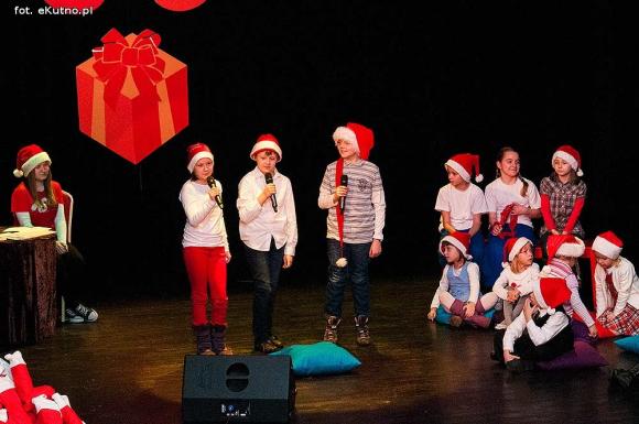 Zostali Mikołajami. Artystyczne prezentacje pod choinkę
