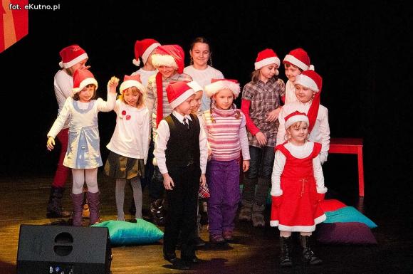 Zostali Mikołajami. Artystyczne prezentacje pod choinkę