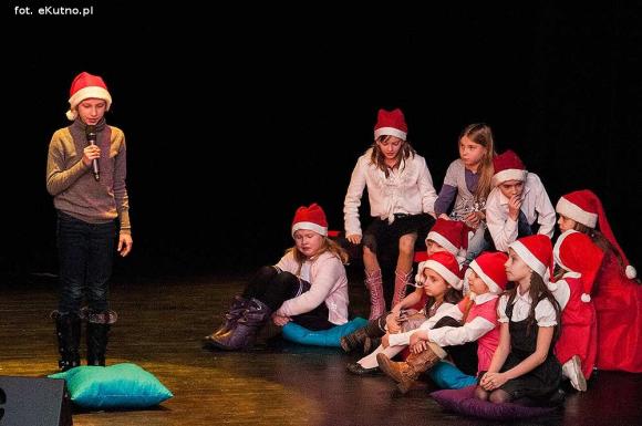 Zostali Mikołajami. Artystyczne prezentacje pod choinkę