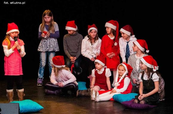 Zostali Mikołajami. Artystyczne prezentacje pod choinkę