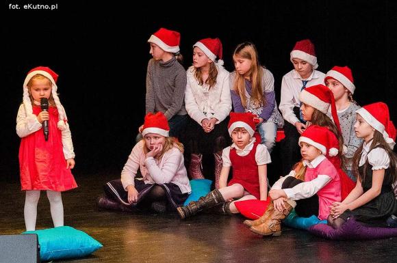 Zostali Mikołajami. Artystyczne prezentacje pod choinkę