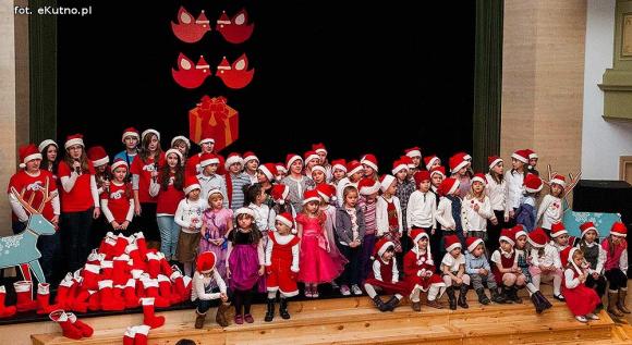 Zostali Mikołajami. Artystyczne prezentacje pod choinkę