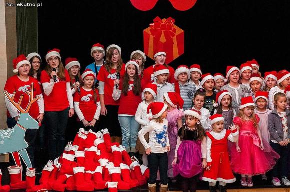 Zostali Mikołajami. Artystyczne prezentacje pod choinkę