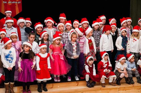 Zostali Mikołajami. Artystyczne prezentacje pod choinkę