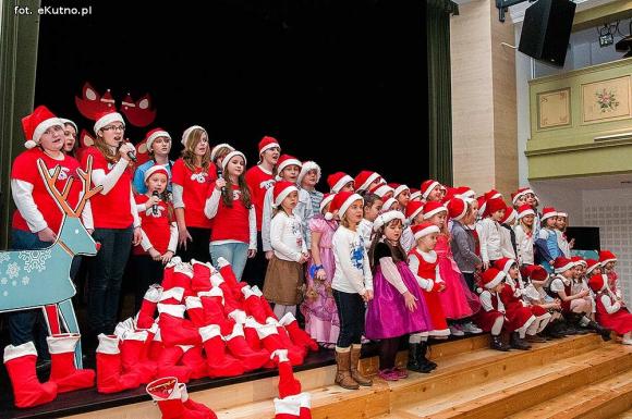 Zostali Mikołajami. Artystyczne prezentacje pod choinkę
