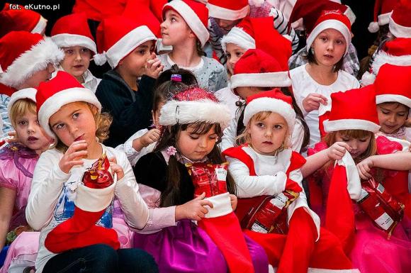 Zostali Mikołajami. Artystyczne prezentacje pod choinkę