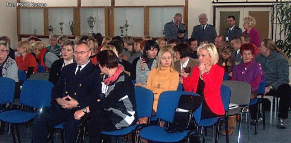 O uzależnieniach nieletnich w komendzie policji