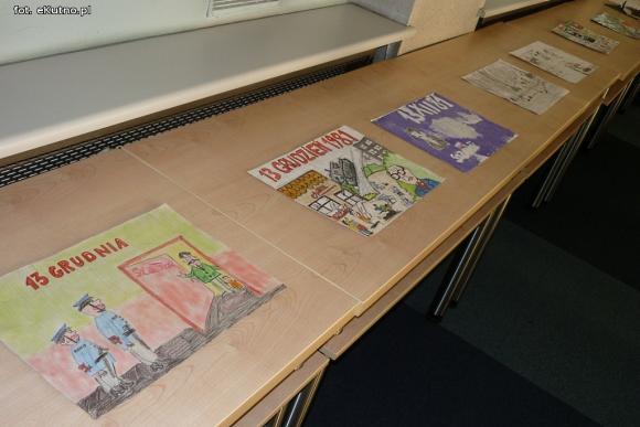 Młodzież kultywuje pamięć o stanie wojennym