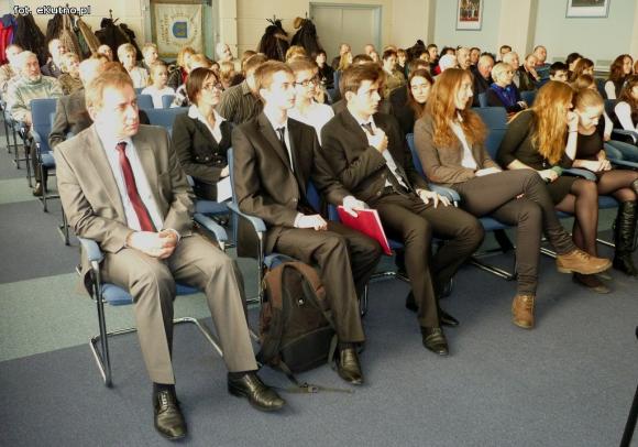 Młodzież kultywuje pamięć o stanie wojennym