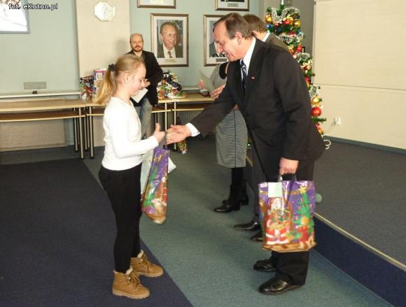 Młodzież kultywuje pamięć o stanie wojennym