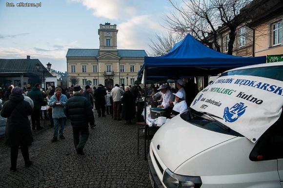 Wigilia z wielką rodziną przed Ratuszem w Kutnie