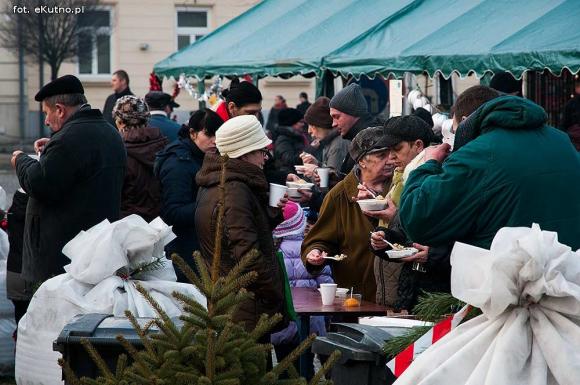 Wigilia z wielką rodziną przed Ratuszem w Kutnie