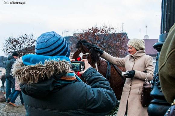 Wigilia z wielką rodziną przed Ratuszem w Kutnie