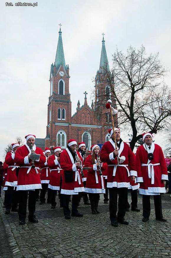 Wigilia z wielką rodziną przed Ratuszem w Kutnie