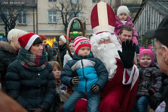 Wigilia z wielką rodziną przed Ratuszem w Kutnie