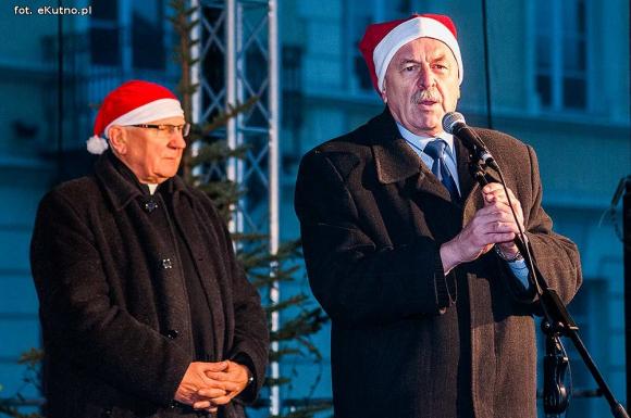 Wigilia z wielką rodziną przed Ratuszem w Kutnie