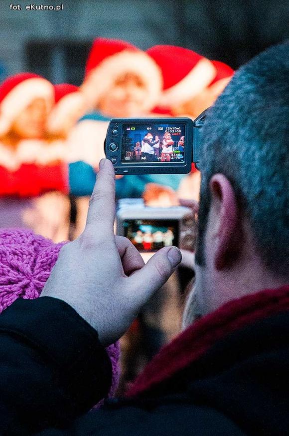 Wigilia z wielką rodziną przed Ratuszem w Kutnie