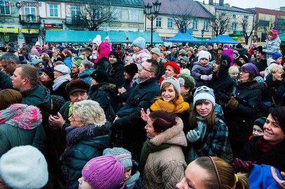 Wigilia z wielką rodziną przed Ratuszem w Kutnie