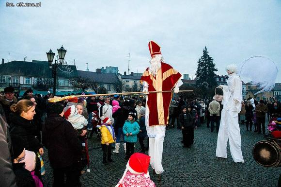 Wigilia z wielką rodziną przed Ratuszem w Kutnie