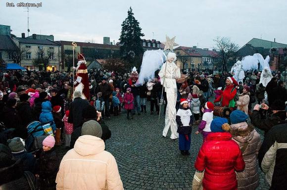 Wigilia z wielką rodziną przed Ratuszem w Kutnie