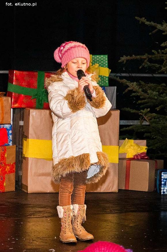 Wigilia z wielką rodziną przed Ratuszem w Kutnie