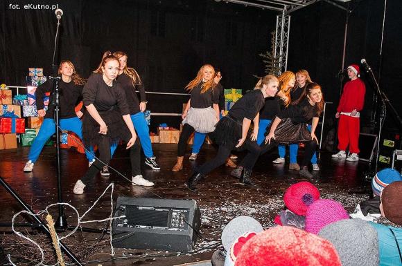 Wigilia z wielką rodziną przed Ratuszem w Kutnie