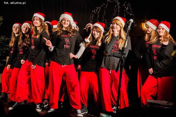 Wigilia z wielką rodziną przed Ratuszem w Kutnie