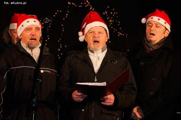 Wigilia z wielką rodziną przed Ratuszem w Kutnie