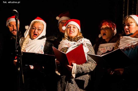 Wigilia z wielką rodziną przed Ratuszem w Kutnie