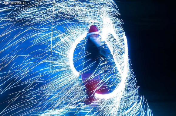 Wigilia z wielką rodziną przed Ratuszem w Kutnie