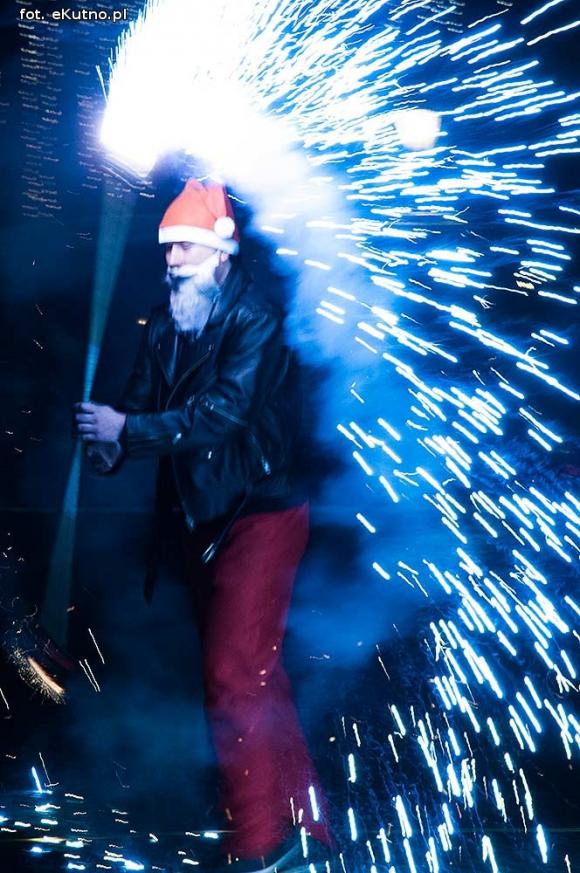 Wigilia z wielką rodziną przed Ratuszem w Kutnie