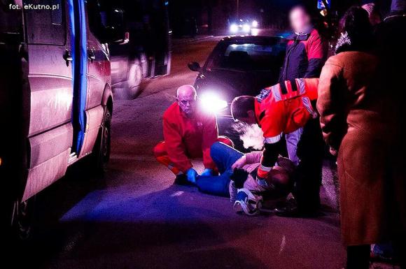 Kraksa na Wyszyńskiego: cztery auta i potrącenie pieszego