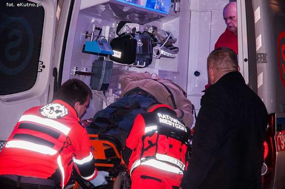 Kraksa na Wyszyńskiego: cztery auta i potrącenie pieszego