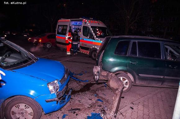 Kraksa na Wyszyńskiego: cztery auta i potrącenie pieszego
