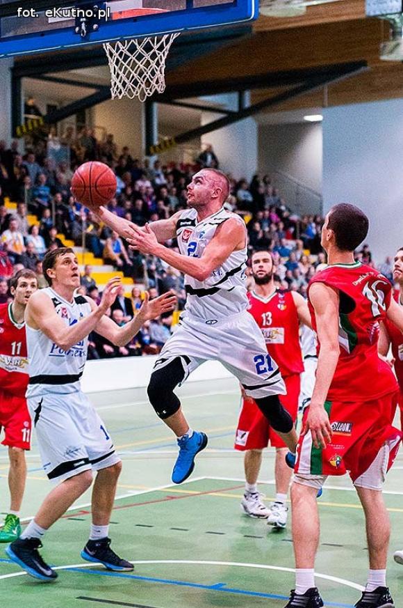 AZS WSGK POLFARMEX KUTNO wygrywa z  MKS Dąbrową Górniczą