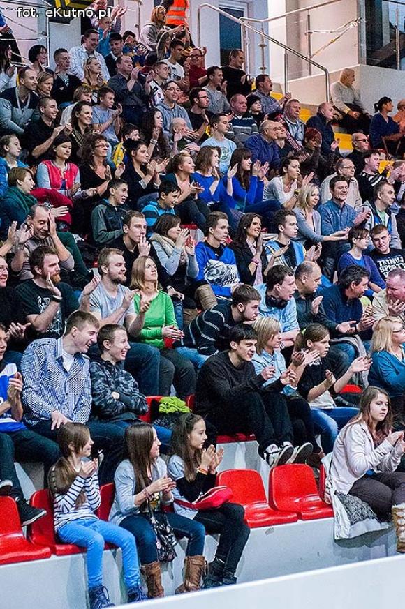 AZS WSGK POLFARMEX KUTNO wygrywa z  MKS Dąbrową Górniczą