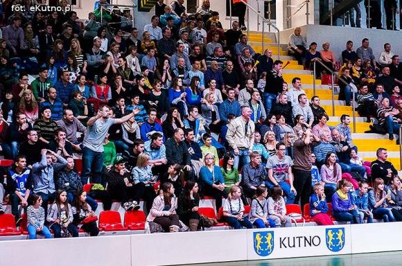 AZS WSGK POLFARMEX KUTNO wygrywa z  MKS Dąbrową Górniczą
