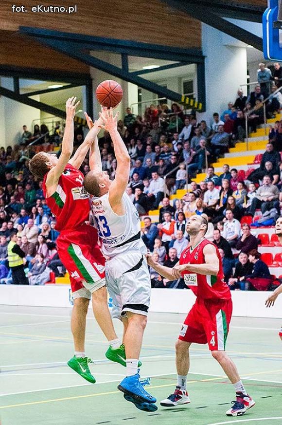 AZS WSGK POLFARMEX KUTNO wygrywa z  MKS Dąbrową Górniczą