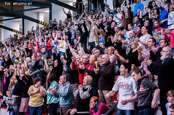 AZS WSGK POLFARMEX KUTNO wygrywa z  MKS Dąbrową Górniczą