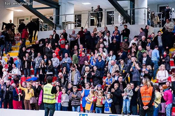 AZS WSGK POLFARMEX KUTNO wygrywa z  MKS Dąbrową Górniczą