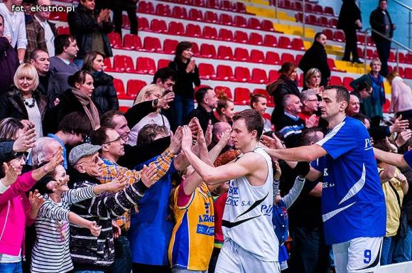 AZS WSGK POLFARMEX KUTNO wygrywa z  MKS Dąbrową Górniczą