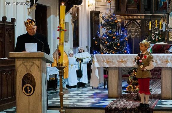 Pójdźmy wszyscy do stajenki... Manifestacja wiary w śnieżnej scenerii