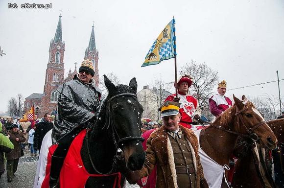 Pójdźmy wszyscy do stajenki... Manifestacja wiary w śnieżnej scenerii