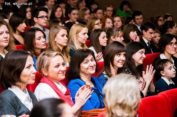 Ujawnione tajemnice, włoskie kolędy i utalentowani uczniowie Dąbrowszczaka. Święto liceum z niespodziankami