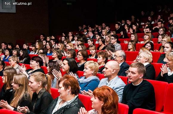 Ujawnione tajemnice, włoskie kolędy i utalentowani uczniowie Dąbrowszczaka. Święto liceum z niespodziankami
