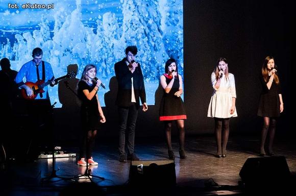 Ujawnione tajemnice, włoskie kolędy i utalentowani uczniowie Dąbrowszczaka. Święto liceum z niespodziankami