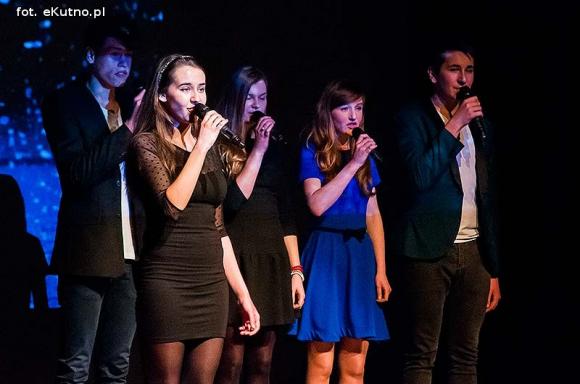 Ujawnione tajemnice, włoskie kolędy i utalentowani uczniowie Dąbrowszczaka. Święto liceum z niespodziankami