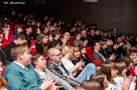 Ujawnione tajemnice, włoskie kolędy i utalentowani uczniowie Dąbrowszczaka. Święto liceum z niespodziankami