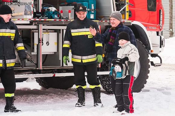 Prezentacja sprzętu i umiejętności strażaków