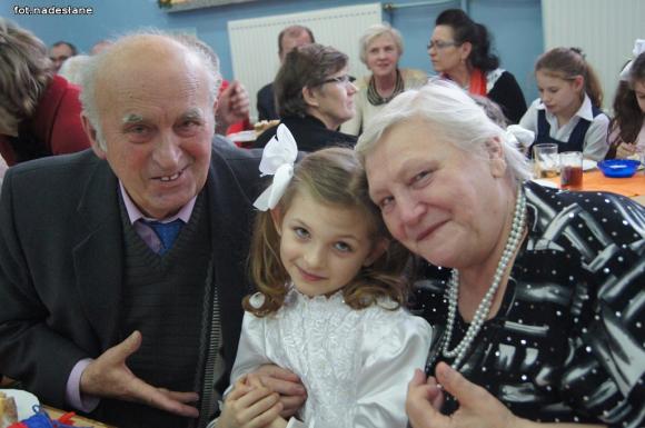 Nawet śnieg i zawieja nie powstrzymały babć i dziadków!